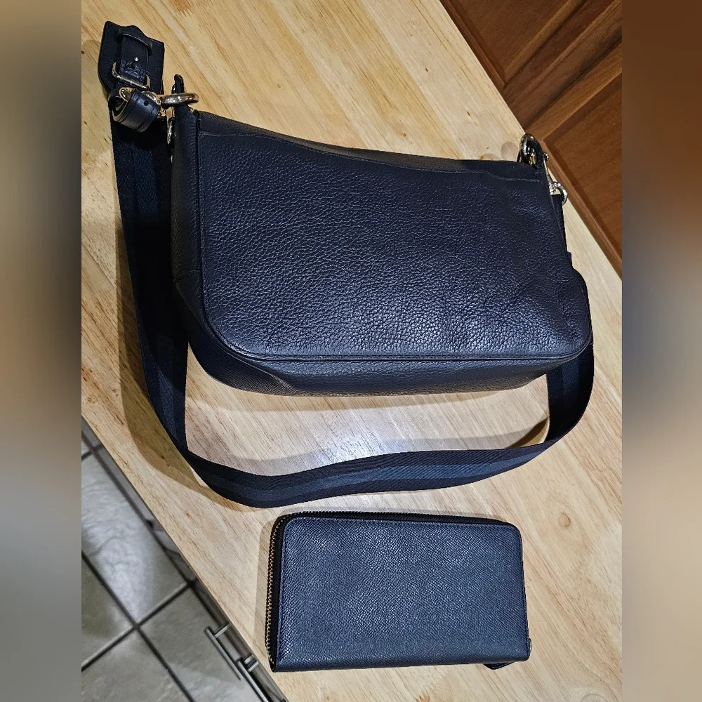 Coach Carriage Navy Blue Pebbled Grain Leather Messenger and Wallet Set EUC - Picture 7 of 16